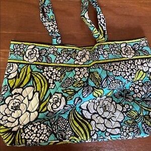 VERA BRADLEY Island blooms East West Tote NWT